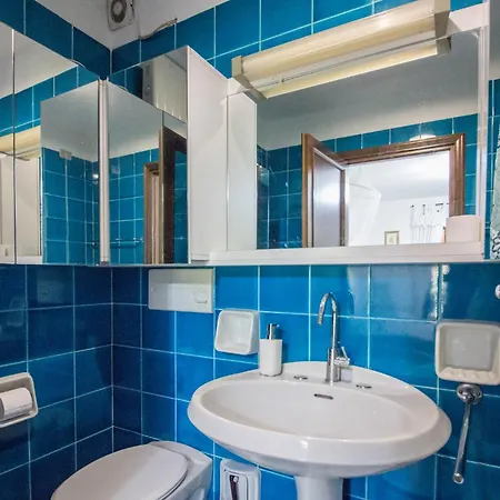 Guesthost - Porto Cervo Spacious Flat By The Port Apartment *